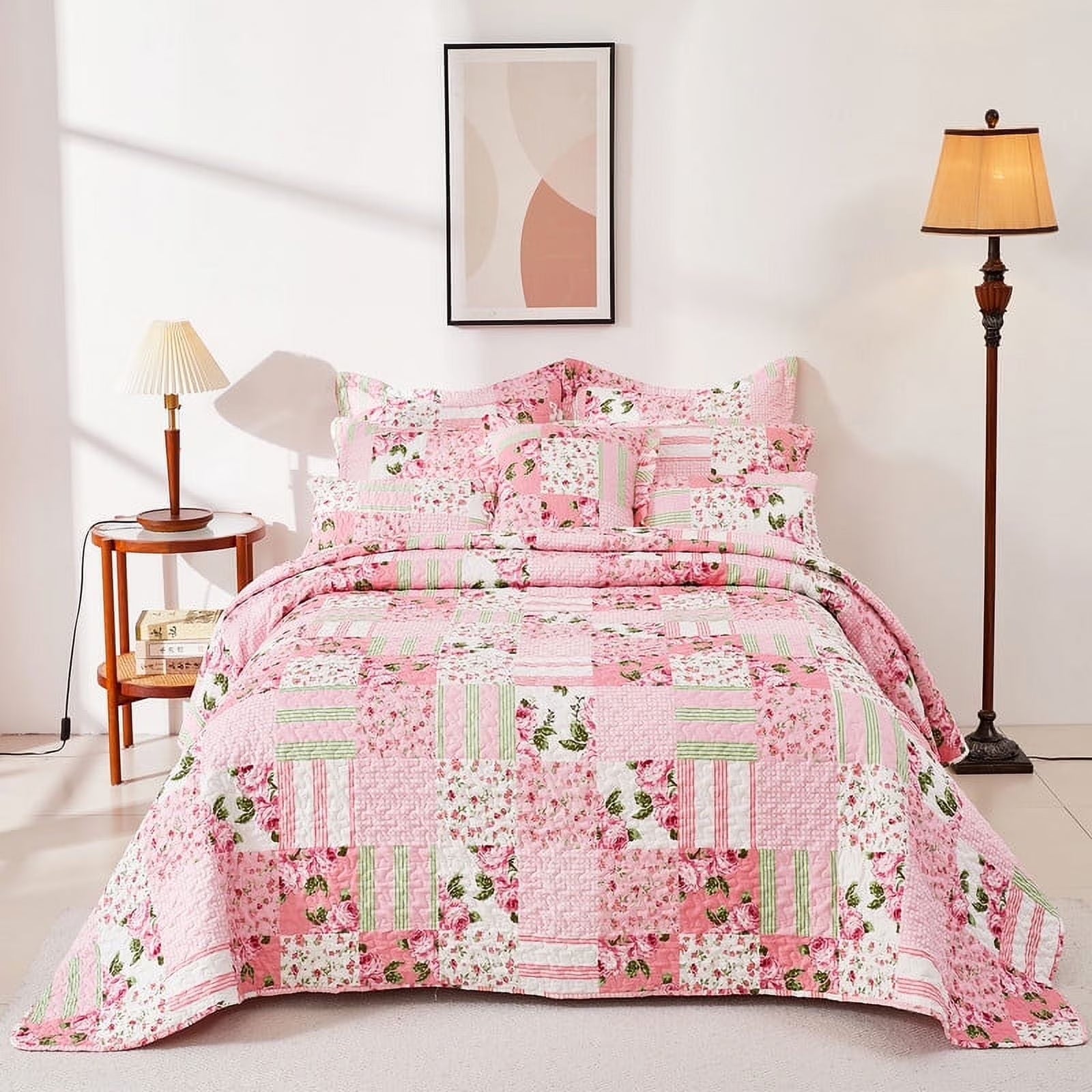 Quilts 3-Piece Pink Patchwork Floral Quilt Set with Shams